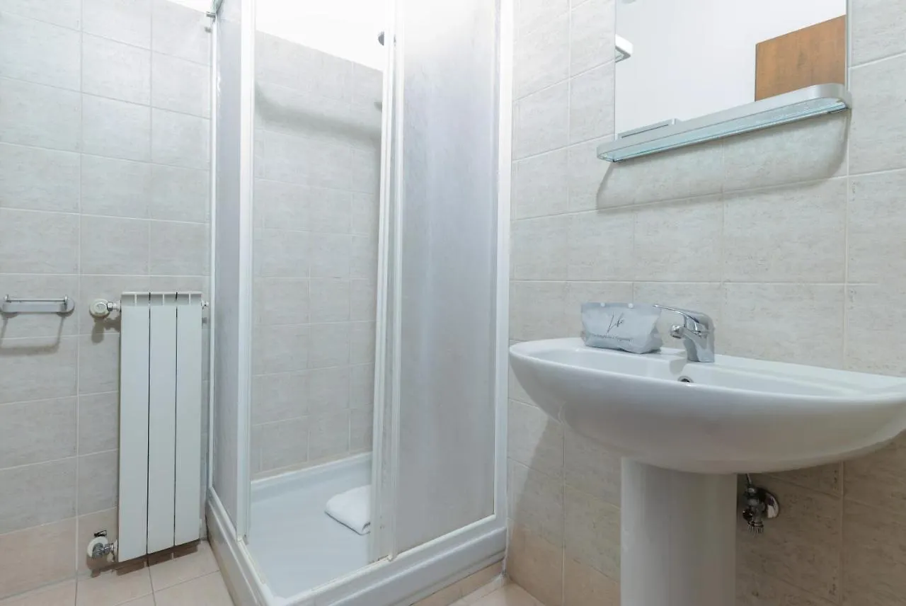 Cozy APT near Aeroporto Milano Linate Appartamento 0*,  Italia